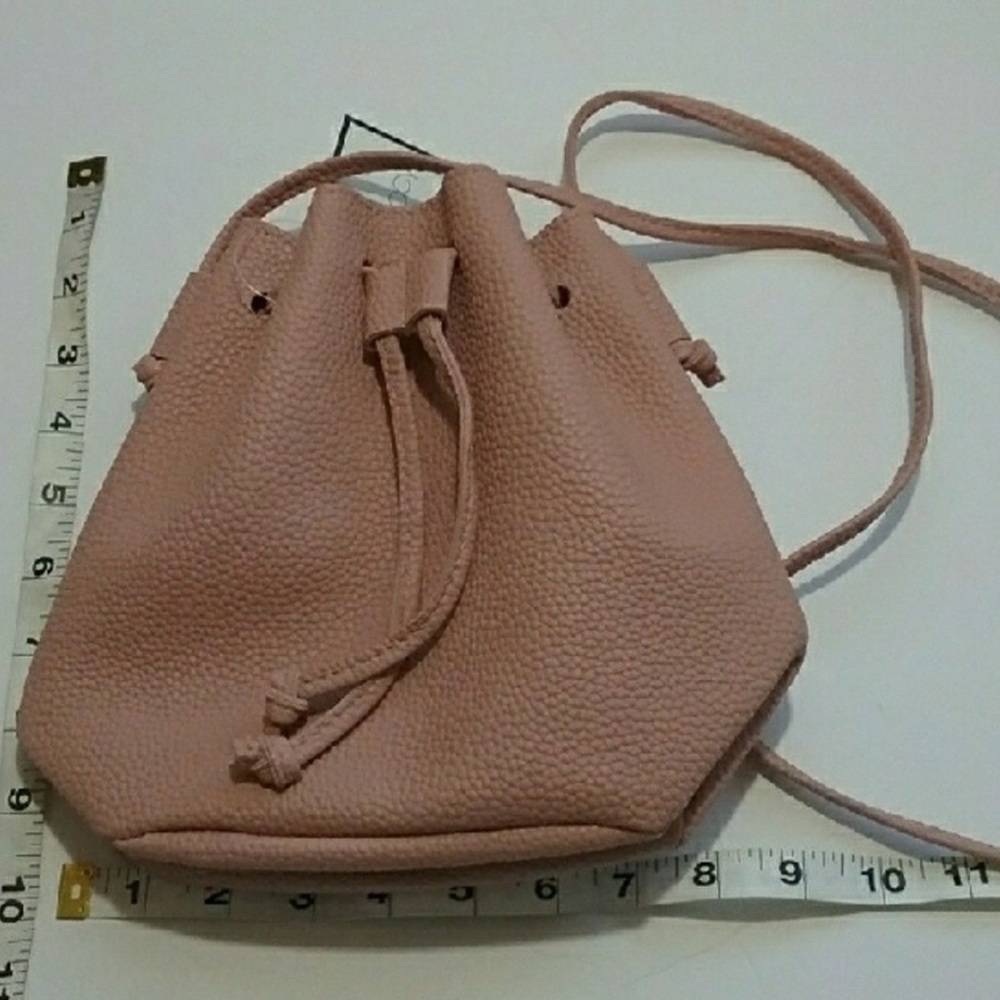 Macy’s Bucket Bag - Picture 8 of 9